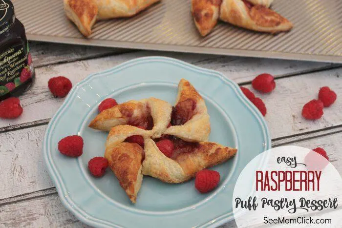 Breakfast in bed Easy-Raspberry-Puff-Pastry-Dessert